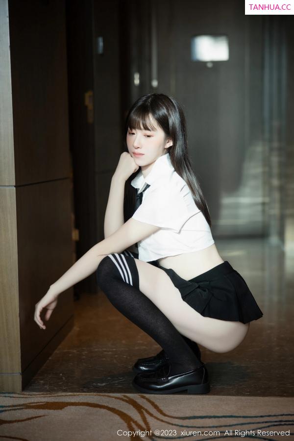   [XiuRen]高清写真图 2023.10.19 No.7534 林悠悠 清纯美腿第14张图片